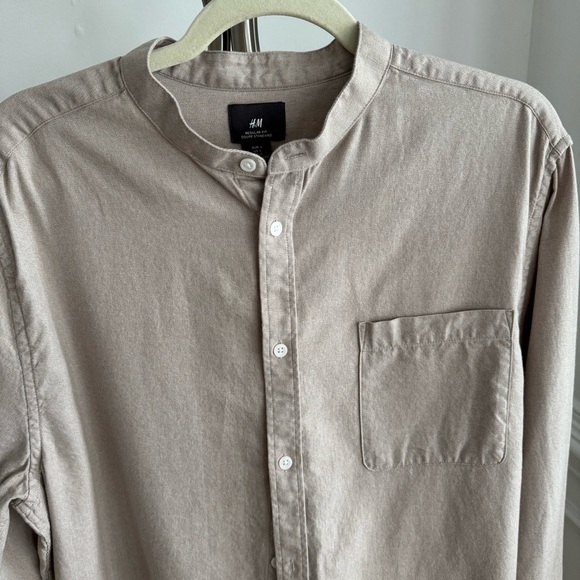 H&M Regular Fit Light Beige Minimalist 100% Cotton Button-Down Shirt Size Large - Picture 3 of 6